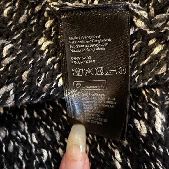 H&M Divided Black And White Waterfall Cardigan Size Medium - Picture 10 of 10